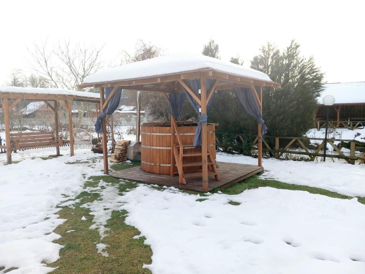 Gospodarstwo Agroturystyczne Pod Lasem Maria Plazio Narol Exterior photo
