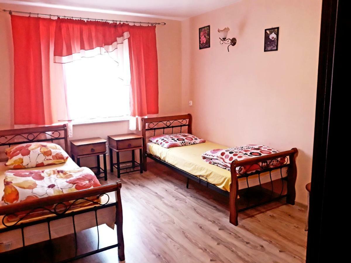 Gospodarstwo Agroturystyczne Pod Lasem Maria Plazio Narol Exterior photo